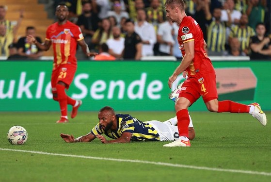 Kanarya evinde rahat kazandı! Fenerbahçe 3 puanı 2 golle aldı!